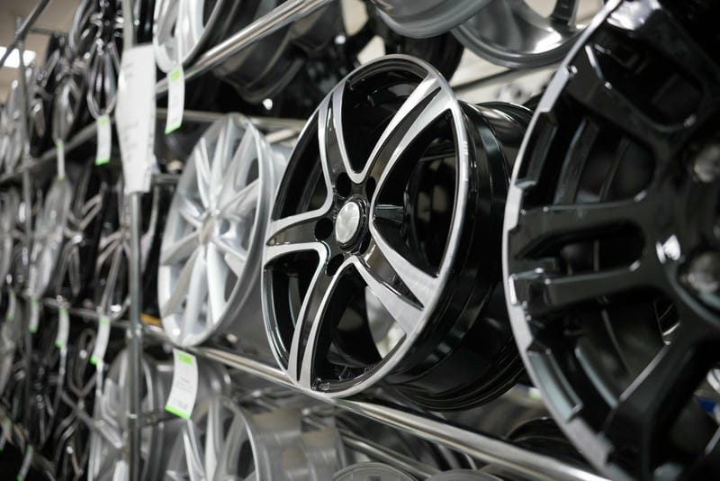 Jaká kola vybrat na auto: kovaná nebo litá?