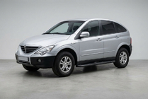 SsangYong Action 2005–2018 Boční prahy Bosphorus Black (2 ks, hliník) fotografie 1