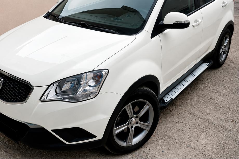 SsangYong Korando 2010–2019 Boční nášlapy Allmond Grey (2 ks, hliník) Image