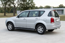 SsangYong Rexton I 2001–2017 Boční prahy Allmond Black (2 ks, hliník) fotografie 1