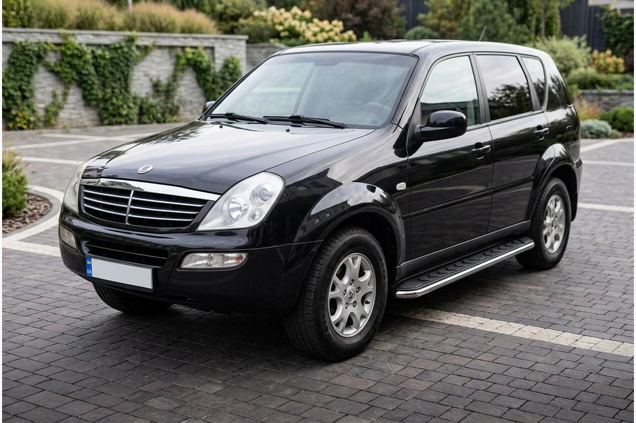SsangYong Rexton I 2001–2017 Boční prahy Maydos V1 (2 ks, hliník ↗ nerez) Image