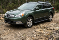 Subaru Outback 2009–2014 Boční prahy Bosphorus Black (2 ks, hliník) fotografie 1