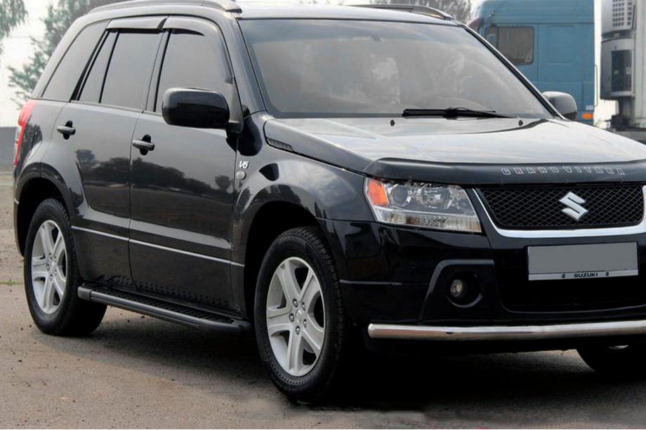 Suzuki Grand Vitara 2005–2017 Boční nášlapy Allmond Black (2 ks, hliník) Image