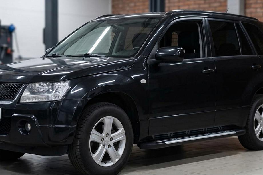 Suzuki Grand Vitara 2005–2017 Boční nášlapy Sunrise (2 ks, hliník) Image