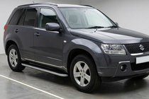 Suzuki Grand Vitara 2005–2017 Boční prahy Tayga Grey (2 ks, hliník) fotografie 1