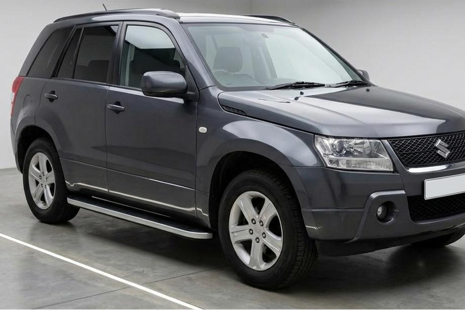 Suzuki Grand Vitara 2005–2017 Boční prahy Tayga Grey (2 ks, hliník) Image