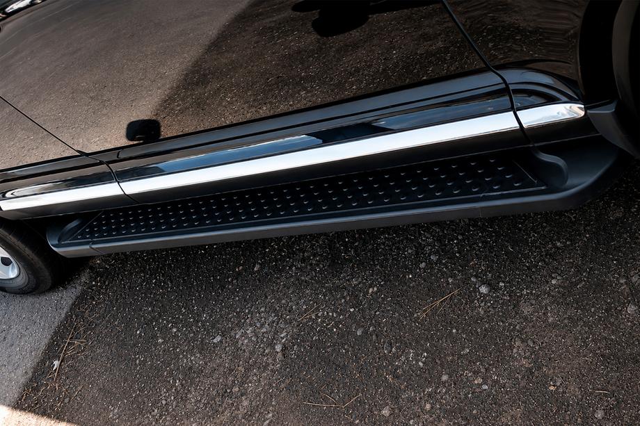 Volkswagen Touareg 2010–2018 Boční nášlapy Allmond Black (2 ks, hliník) Image