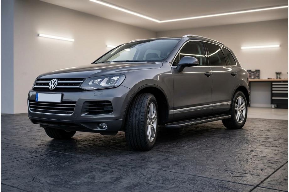 Volkswagen Touareg 2010–2018 Boční prahy Bosphorus Black (2 ks, hliník) Image
