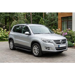 Boční prahy Bosphorus Black (2 ks, hliník) Volkswagen Tiguan 2007–2016 fotografie 1