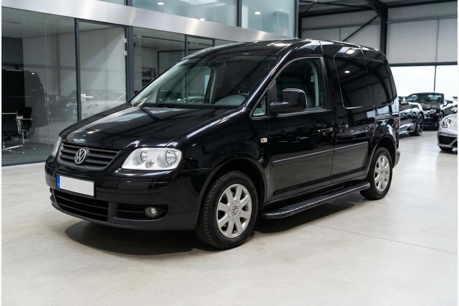 Volkswagen Caddy 2004–2010 Boční prahy Bosphorus Black (2 ks, hliník) Maxi (dlouhý rozvor) Image
