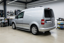 Volkswagen Caddy 2004–2010 Boční prahy Tayga Grey (2 ks, hliník) Maxi (dlouhý rozvor) fotografie 1