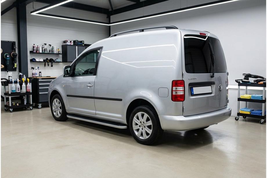 Volkswagen Caddy 2004–2010 Boční prahy Tayga Grey (2 ks, hliník) Maxi (dlouhý rozvor) Image