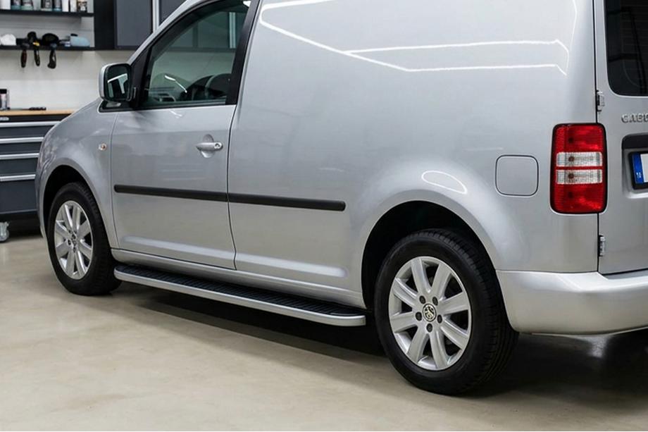 Volkswagen Caddy 2010–2015 Boční nášlapy Tayga (2 ks, hliník) Standardní základna Image