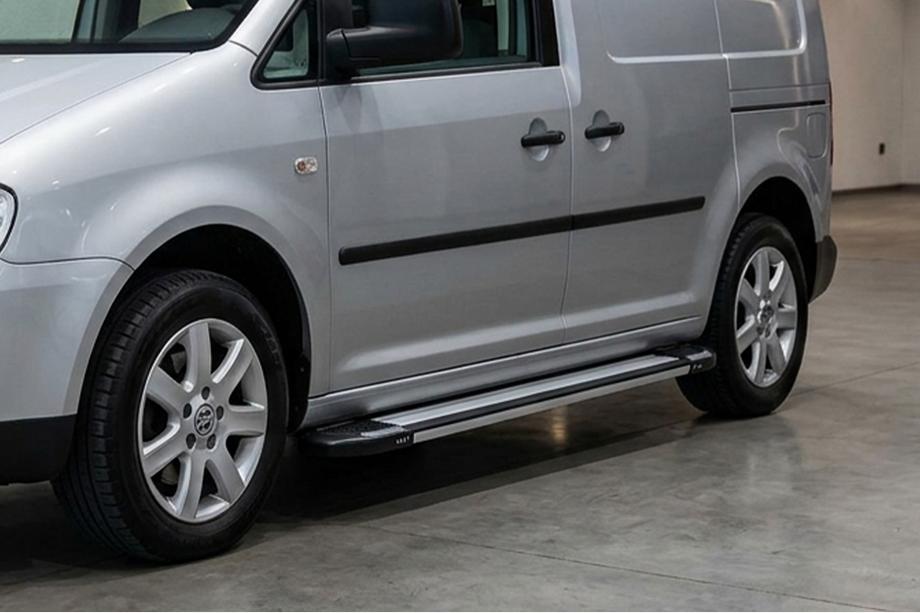 Volkswagen Caddy 2010–2015 Boční nášlapy Rainbow (2 ks, hliník) Standardní základna Image