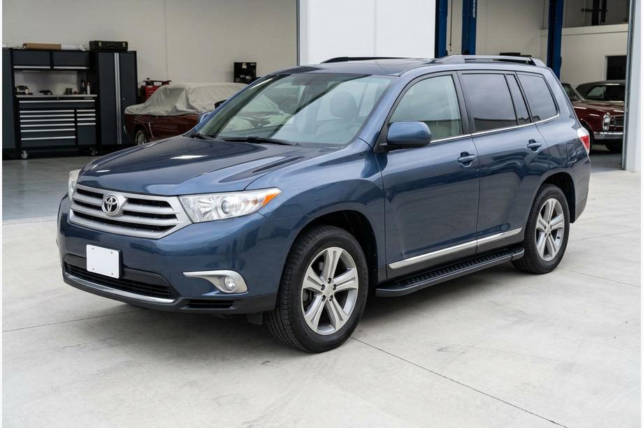 Toyota Highlander 2008–2013 Boční prahy Allmond Black (2 ks, hliník) Image