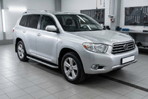 Toyota Highlander 2008–2013 Boční prahy Tayga Grey (2 ks, hliník) fotografie 1