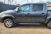 Toyota Hilux 2006–2015 Boční nášlapy Sunrise (2 ks, hliník) fotografie 4