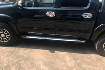 Toyota Hilux 2006–2015 Boční nášlapy Allmond Grey (2 ks, hliník) fotografie 4