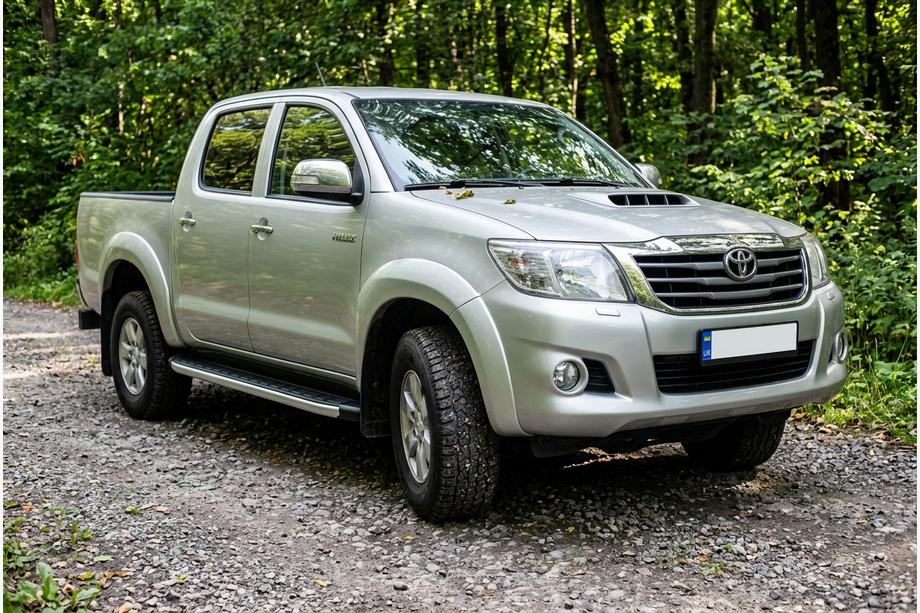 Toyota Hilux 2006–2015 Boční nášlapy Fullmond (2 ks, hliník) Image