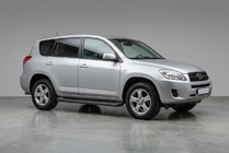 Toyota Rav 4 2006–2013 Boční prahy Allmond Black (2 ks, hliník) fotografie 1