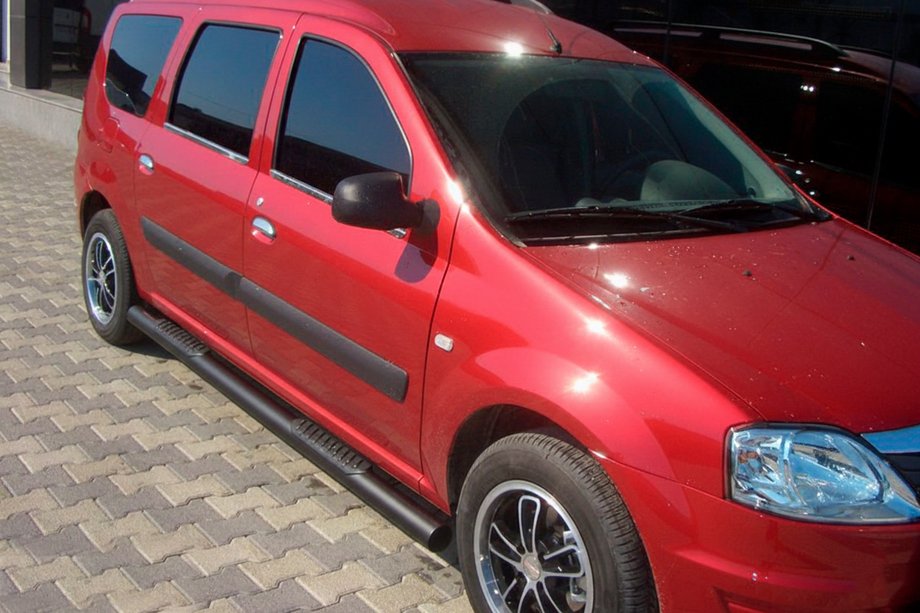 Lada Largus 2012– Boční trubky Black (2 ks, nerez) Image