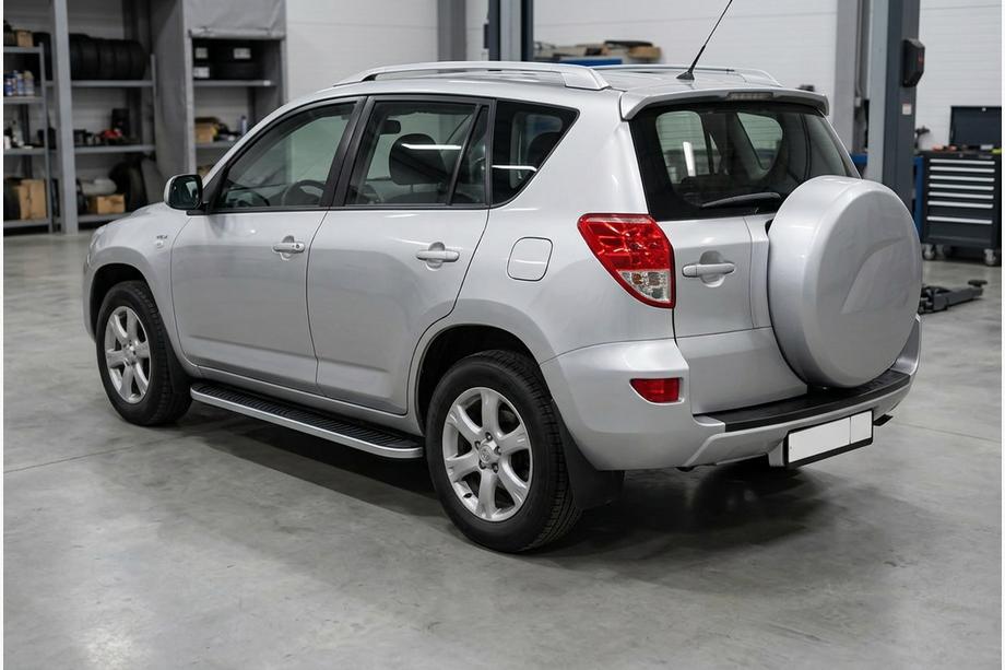 Toyota Rav 4 2006–2013 Boční prahy Tayga Grey (2 ks, hliník) Image