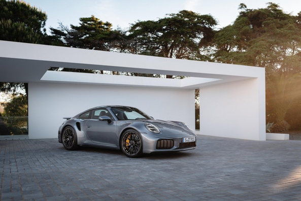 Test Porsche 911 Turbo S T-Hybrid: nejvýkonnější sériová 911