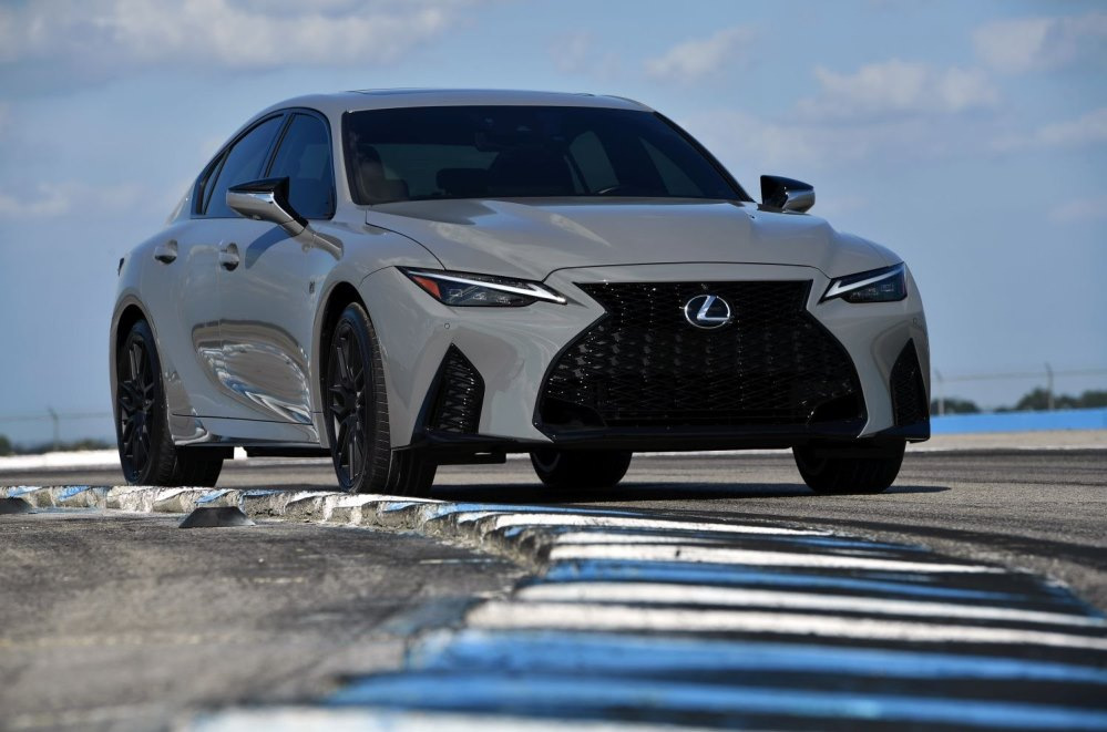 Lexus IS 500: výkonný sportovní sedan s atmosférickým V8