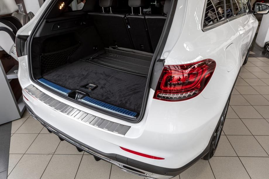 Mercedes GLC X253 2015–2022 Chromová lišta na zadní nárazník Carmos (2019-2022, nerez) Fotografie 3