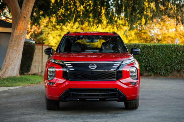 Recenze Nissan Rogue Plug-in Hybrid 2026 Fotografie 1