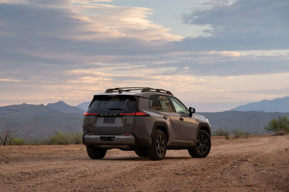 Recenze Toyota RAV4 Woodland: dobrodružný crossover s hybridním pohonem Fotografie 4
