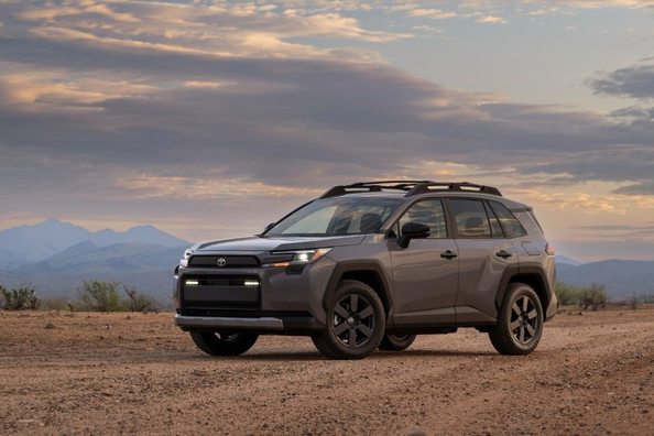 Recenze Toyota RAV4 Woodland: dobrodružný crossover s hybridním pohonem Fotografie 1