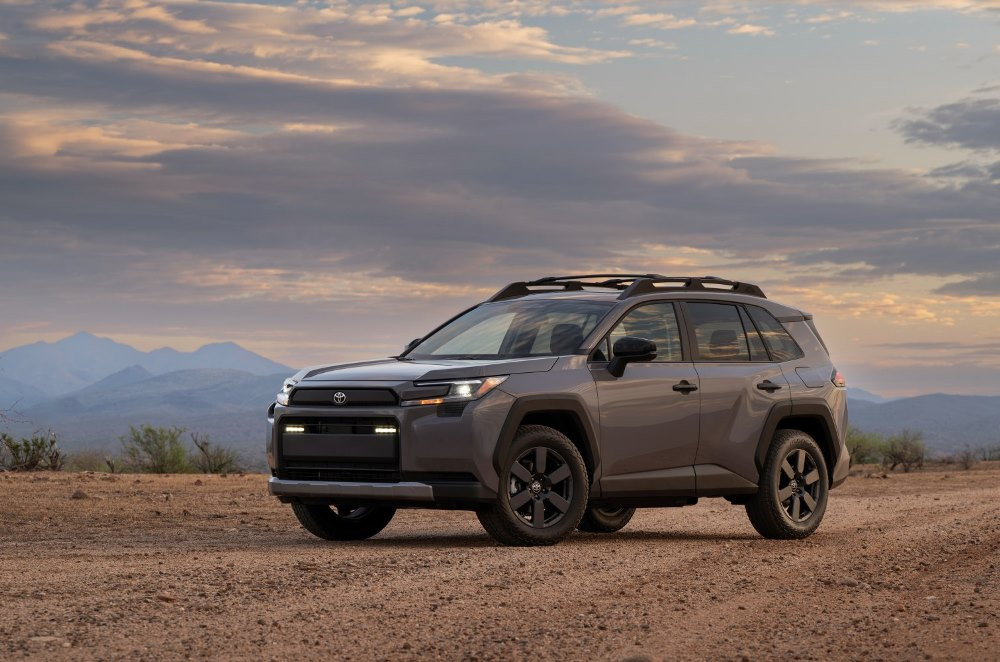 Test Toyota RAV4 Woodland: dobrodružný crossover s hybridním pohonem