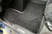 MAN TGX 2020– Textilní autokoberce Premium (černé) fotografie 1