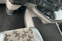 Scania R řada 2016– Textilní autokoberce Classic (černé) fotografie 3