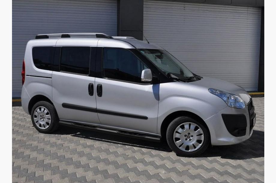 Opel Combo 2012–2018 Boční trubky Black (2 ks, nerez) 60 mm, standardní základna Fotografie 3
