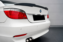 BMW řada 5 E60/E61 2003–2010 Spoiler ve stylu M4 V-2 (černý lesk) fotografie 1