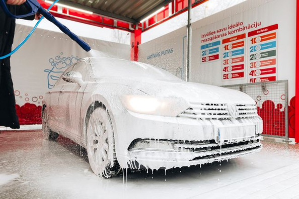 Co je lepší: bezkontaktní automyčka, nebo běžná?