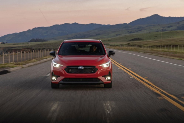 Subaru Impreza RS: Sportovní hatchback se symetrickým pohonem všech kol
