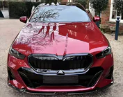 BMW řada 5/i5 G60/G60E/G61 2023– Lip spoiler na přední nárazník, lesklá černá (pro M-Sport) fotografie 2