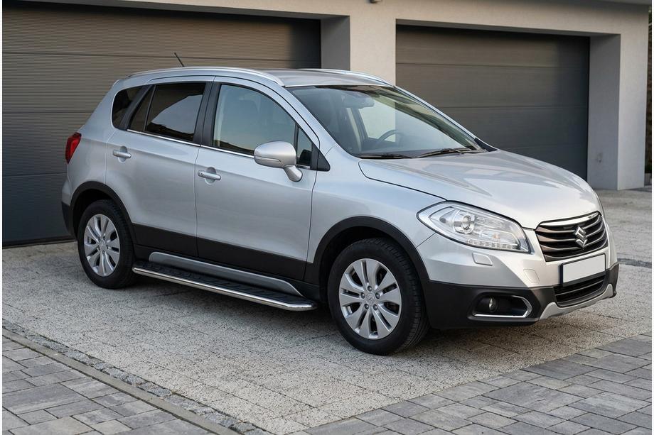 Suzuki SX4 S-Cross 2013–2016 Boční prahy Maydos V1 (2 ks, hliník ↗ nerez) Fotografie 1
