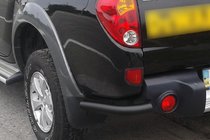 Mitsubishi L200 2006–2015 Zadní rohy AK003 Black (2 ks, nerez) fotografie 2