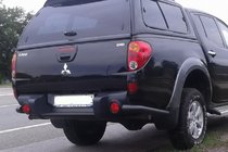 Mitsubishi L200 2006–2015 Zadní rohy AK003 Black (2 ks, nerez) fotografie 1