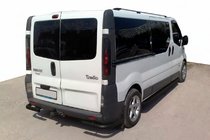 Renault Trafic 2001–2015 Zadní rohy AK003 Black (nerez) fotografie 1