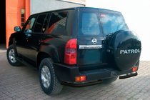 Nissan Patrol Y61 1997–2011 Zadní rohy AK003 Black (2 ks, nerez) fotografie 1