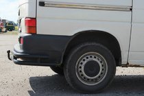 Volkswagen T4 Caravelle/Multivan 1990–2003 Zadní rohové trubky dvojité AK003-Double Black (2 ks, nerez) fotografie 2