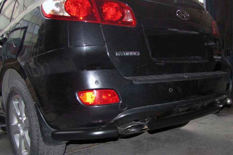 Hyundai Santa Fe 2 2006–2012 Zadní rohy k centrální zadní liště AK0073 Black (2 ks, nerez) Fotografie 1