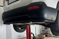Kia Sorento II XM 2009–2014 Zadní rohy z centrální trubky AK007-3 Black (2 ks, nerez) fotografie 2
