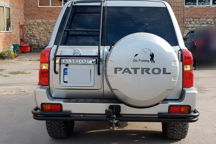 Nissan Patrol Y61 1997–2011 Zadní ochranný rám AK005-3 Black (nerez) Fotografie 2