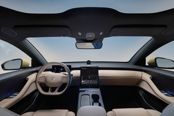 Recenze NIO ET5: chytrý elektrický sedan s dojezdem až 1000 km Fotografie 5